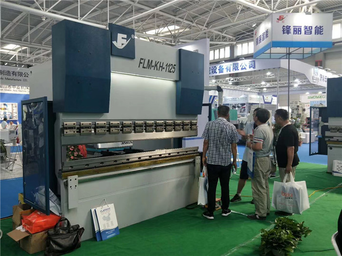 高精度折彎機(jī) 高精度折彎機(jī)